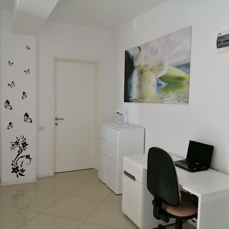 Apartament Negru Voda Питешти Экстерьер фото