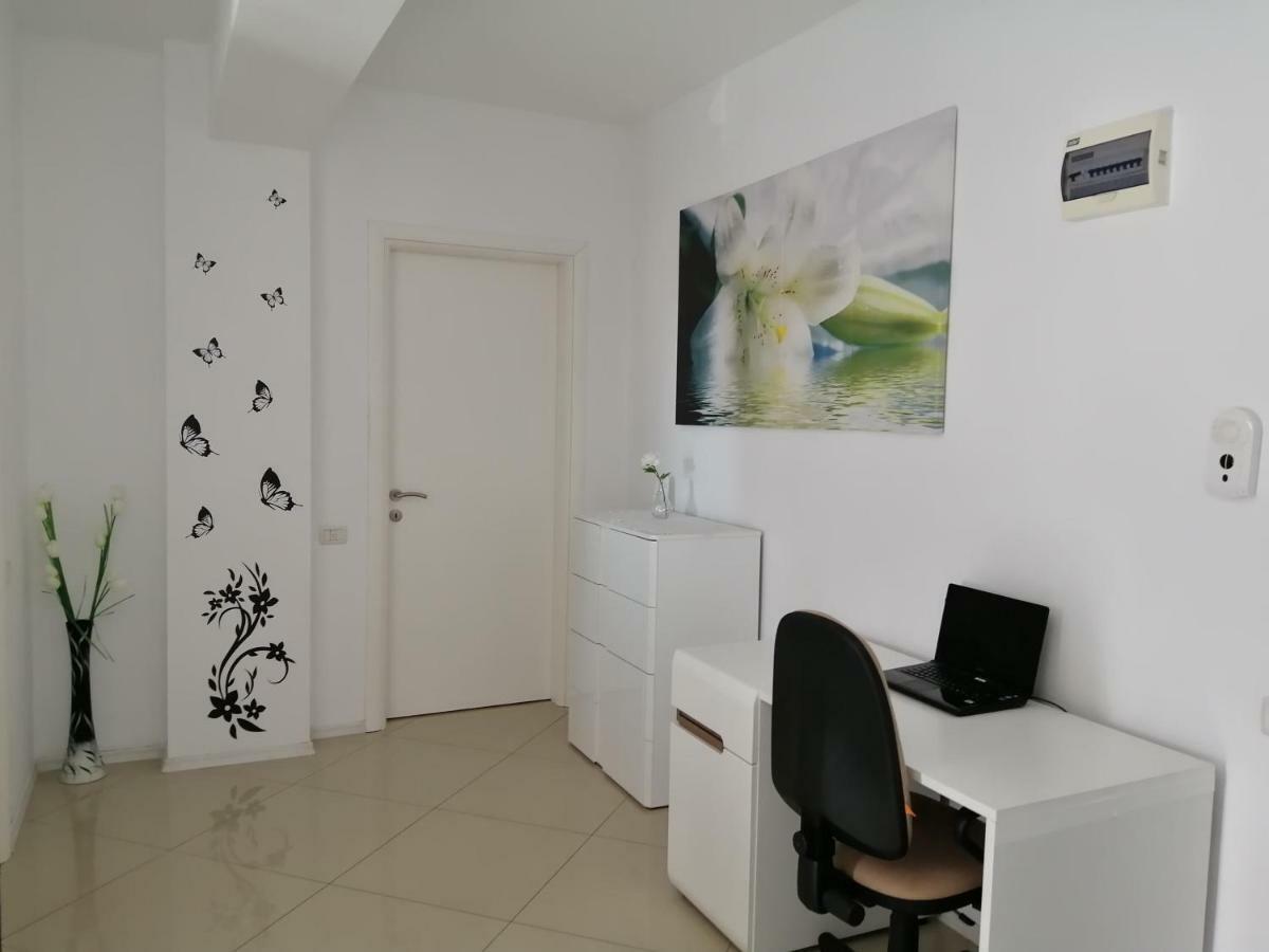 Apartament Negru Voda Питешти Экстерьер фото